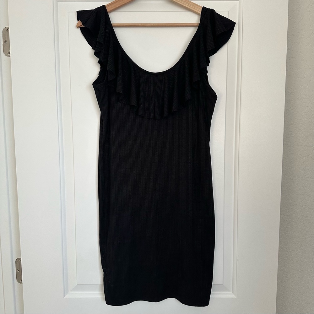 Billabong Black Cotton Ribbed Dress with Ruffle Sleeves
